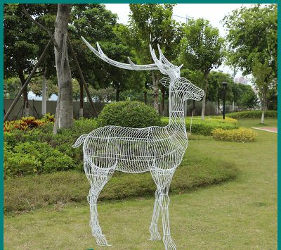 不銹鋼鏤空創(chuàng  )意戶(hù)外公園鐵藝鹿雕塑