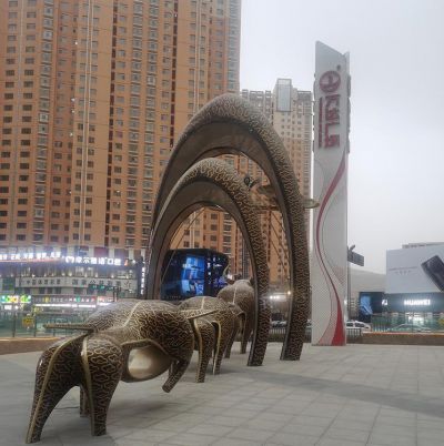 大型黃銅廣場(chǎng)精神堡壘文化街景觀(guān)雕塑