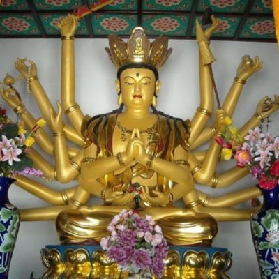 大型觀(guān)音菩薩雕塑 寺廟景區大型玻璃鋼彩繪噴金雕塑