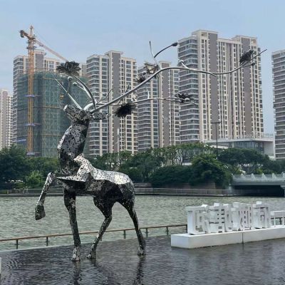 樓牌噴泉擺放不銹鋼鏤空創(chuàng  )意鹿角雕塑