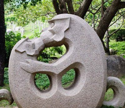 公園街道擺放的青石石雕創(chuàng  )意猴子雕塑