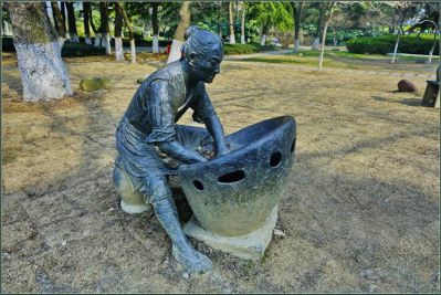 玻璃鋼仿銅戶(hù)外公園景區民俗小品主題人物雕塑