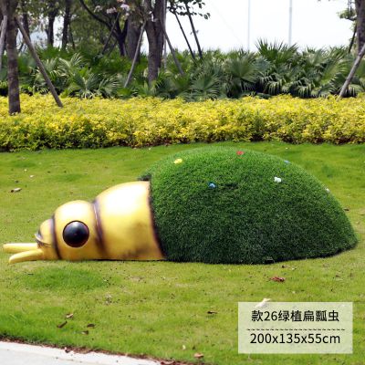公園里擺放的一只綠植玻璃鋼創(chuàng  )意瓢蟲(chóng)雕塑