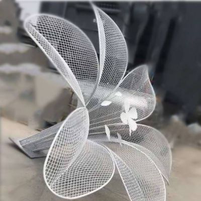 不銹鋼鏤空創(chuàng  )意花朵雕塑擺件