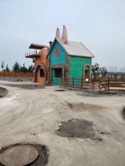 游樂(lè )園廣場(chǎng)裝飾塑石假山景觀(guān)雕塑