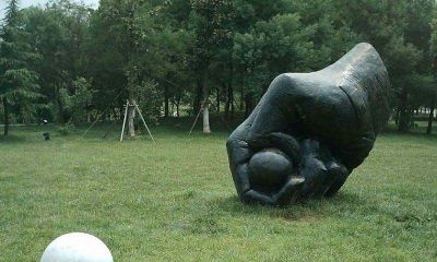 彈珠游戲公園景觀(guān)銅雕彈雕塑
