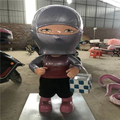 戶(hù)外園林創(chuàng  )意玻璃鋼蒙面的卡通人物雕塑