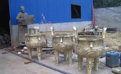 不銹鋼噴金烤漆創(chuàng  )意鼎雕塑