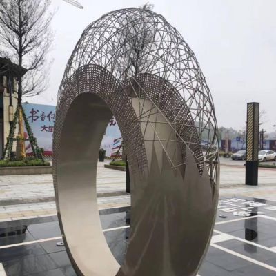 不銹鋼戶(hù)外園林景觀(guān)鏤空網(wǎng)格圓環(huán)雕塑