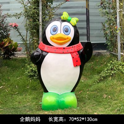 路邊玻璃鋼創(chuàng  )意幼兒企鵝雕塑