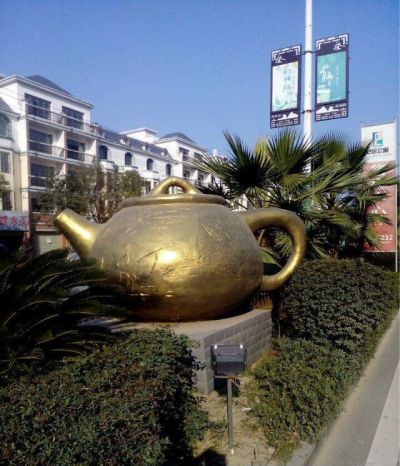 街道創(chuàng  )意不銹鋼噴金烤漆天壺雕塑