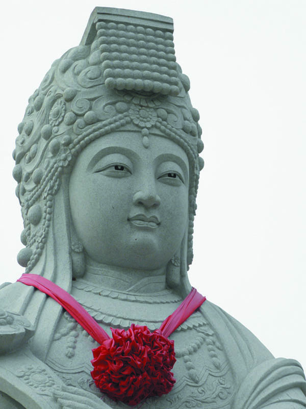 竣工時(shí)的漢白玉媽祖圣像，面部特寫(xiě)