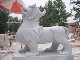大門(mén)口擺放石雕麒麟有什么作用呢？